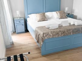 Centrum Luxury Rooms，位于希贝尼克的酒店