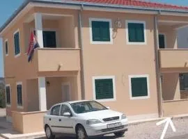 Apartman 2 - Anđela, Ražanj