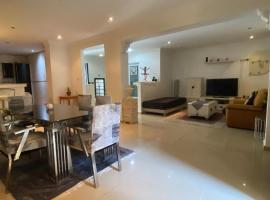 Appartement Duplex T3 Bien Situé，位于安纳巴的酒店