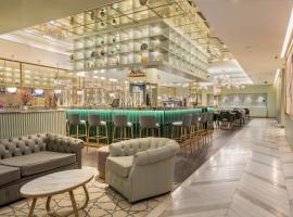 The Emerald House Lisbon - Curio Collection By Hilton，位于里斯本桑托斯区的酒店