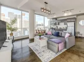 Luxury 2BR Condo - Downtown City Views