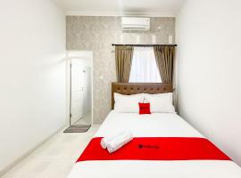 RedDoorz at Griya Martha Sumber Solo，位于Bonorejo的酒店