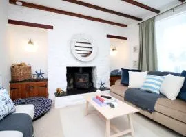 Little Gem in the Mumbles! Fishermans Cottage with Log Burner, Dog friendly and Welcome Breakfast Hamper!