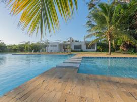 Kuza The Palm Villas at Vipingo，位于基利菲的度假屋