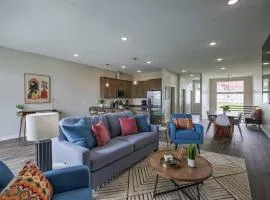 Luxury 3-Bedroom Townhome - Spectacular Views