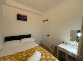 Fleetway Private Double Room in Central London，位于伦敦布鲁姆伯利的酒店
