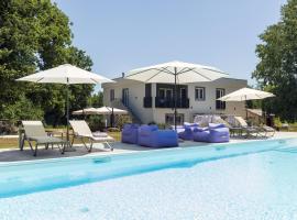 Luxury Villa Četiri Hrasta，位于皮肯的酒店