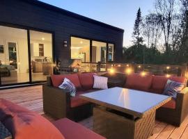 Chalet Montana Tremblant 4BR w Hot Tub，位于La Conception的酒店