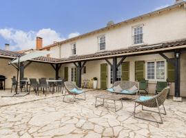 Maison de charme avec jardin près de Nantes, 4 chambres, wifi, équipements bébé et babyfoot - FR-1-306-1272，位于Le Bignon的酒店