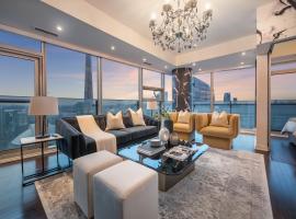 Luxury 2Br Condo Entertainment District Downtown CN Tower View Balcony Pool & Hot Tub，位于多伦多的酒店