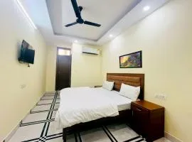 Comfort rooms in Shalimar Near Max Hospital