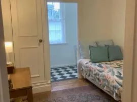 Islay House - Sweet Single