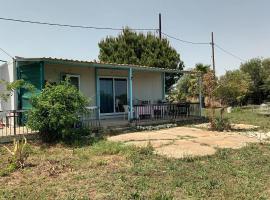 Mazotos beach house，位于马佐托斯的酒店
