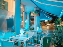 Hotel El Puerto Ch 2p Standard Sea View，位于福恩吉罗拉埃尔卡斯提罗海滩的酒店