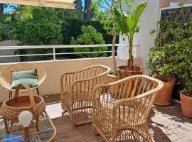 Sumptuous renovated apartment in Antibes