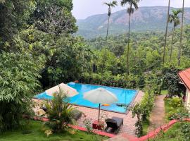 Hill Crest Resort - Coorg，位于马迪凯里的豪华型酒店