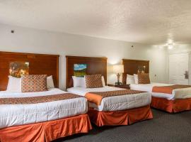 Sandia Peak Inn Old Town ABQ, a Howard Johnson by Wyndham，位于阿尔伯克基的酒店