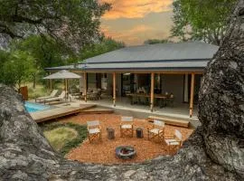 Nomads Den Luxury Villa with Riverbed View