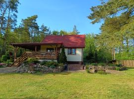 Domek letniskowy nad rzeką Wkrą，位于Joniec的酒店