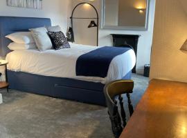 Crick Cottage Rooms，位于克里克的酒店