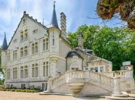 Awesome Home In Lencloître