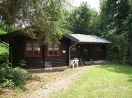 Wunderschönes Ferienhaus in Wetterburg am Waldrand，位于巴特阿罗尔森的酒店