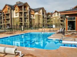 Lake Windermere Pointe by StayIn，位于因弗米尔的酒店