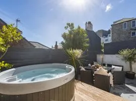 Azenor House, St Ives
