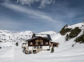 Gjaid-Alm 1739m am Dachstein-Only Accessible by Cable Car，位于上特劳恩的酒店