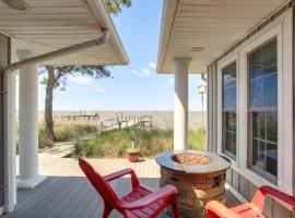 Waterfront Maryland Retreat with Dock and Bay View!，位于Chance的酒店