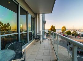 Luxury Apartment Overlooking Geelong Marina，位于吉朗的豪华酒店