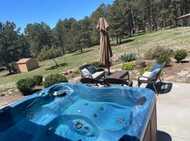 Mountain Vistas House and Acreage，位于Monument的酒店
