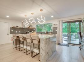 Spacious Riverfront Delaware Home with Views，位于特拉华的酒店