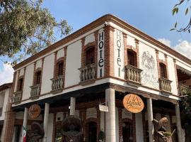 Hotel El Aguila, Villa del Carbón，位于卡尔波镇的酒店