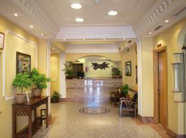 唐路易酒店，位于马德里阿道弗·苏亚雷斯马德里-巴拉哈斯机场 - MAD附近的酒店