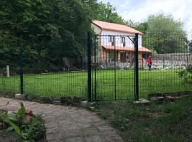 Guest House DogPoint，位于Pitavi的酒店