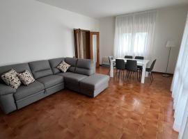 Appartamento Carla，位于马里纳-迪-皮特拉桑塔的酒店