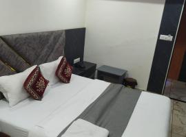 Hotel Heritage Gurukul，位于艾哈迈达巴德SG Highway的酒店