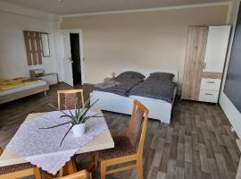 FlyInn&Sleep，位于Schöngleina的酒店