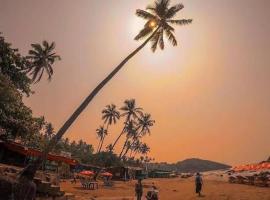 Calangute Avenue By The Beach，位于卡兰古特Calangute Beach的酒店