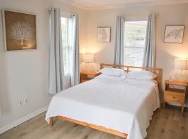 Two Bedrooms - Walk to the Beach!