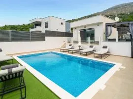 Lovely Home In Srinjine