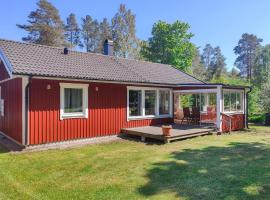 Beautiful Home In Rockneby With Ethernet Internet，位于Rockneby的酒店