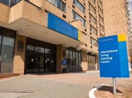 Toronto Metropolitan University-International Living Learning Residence，位于多伦多的酒店