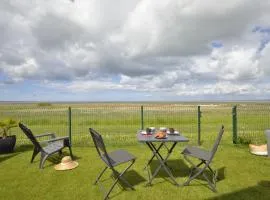 Holiday Home Les yeux dans la baie by Interhome