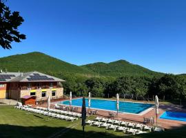 Szent Orbán Erdei Wellness Hotel és Residence，位于科什保尔洛格的酒店