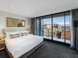 Oaks Adelaide Horizons Suites