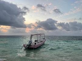 Home's Jungle Puerto Morelos Cancun 20 Minutes from the Airport，位于坎昆的住宿加早餐旅馆