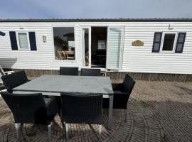 VZ2405 Vakantiechalet in Renesse，位于雷讷瑟的木屋