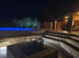 Tholo Private Game Lodge